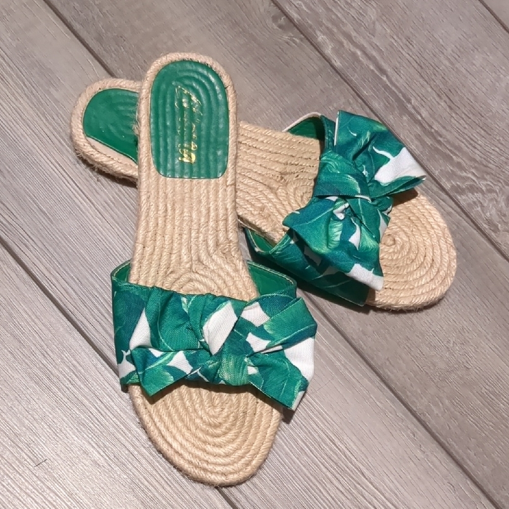 ✨3 For $30✨Tropical Green and White Women's Sandals